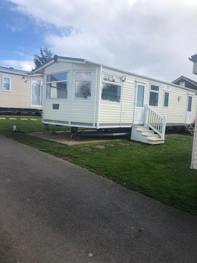 First Steps Caravan Rentals Sandown Exteriér fotografie